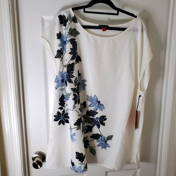 Vince Camuto Tops - NEW Vince Camuto Plus Size Top 2X